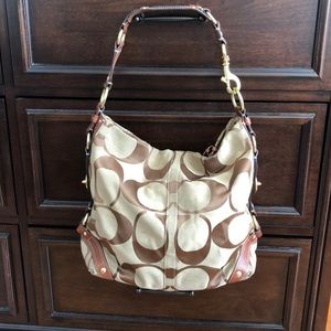 Coach Signature Carly Large Hobo